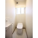 １階トイレは人気のアラウーノsⅡを採用。