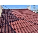 屋根上塗り材は、スーパーシャネツサーモを使用しております。色は、元の色に近いバーガンディという赤色系で施工してあります。