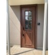 玄関ドアはYKKのドアリモでリフォーム。
既存の枠を利用するカバー工法なので、1日の工事で、最新のドアに変更できます。
