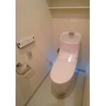 タンク一体型トイレ、いつまでもキレイが続きます。