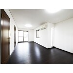 第2のリビングになるメインの書斎兼寝室