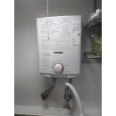 ノーリツ　湯沸器
音声お知らせ機能搭載で安心感がアップ。すばやくお湯が使えるので、お台所での洗い物にピッタリです。