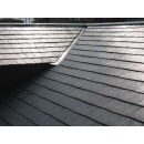 遮熱シリコン樹脂を使用した３回塗り仕上げ。
屋根の縁切りタスペーサーも施工。