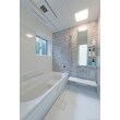 浴室は窓を小さくし、また断熱性能の高いサッシを採用することで、冬でも冷気が伝わらないようになりました。