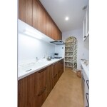 デザイン性と収納力を両立したキッチン