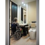 車椅子でも使用できるバリアフリー対応の洗面化粧台！