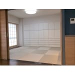 琉球畳と白い壁面収納で、おしゃれな和室に！