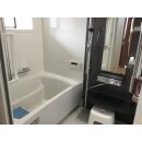 浴室全体を保温材で包み込んだタカラスタンダードの「パーフェクト保温」システムバスを設置