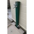おしゃれなグリーンの水栓柱に、手洗い水栓とホース用水栓の2個セットです。普段の手洗いと洗車や植木への水やりを併用できます。