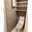 トイレの収納棚を取り付けました。
空間を上手に使い、
収納スペースを広げ、
より使いやすい棚へと
なりました。