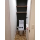 納戸の一部をトイレ室へ。位置変更により排水管ルートも事前に十分検証しました。