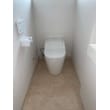 トイレのリフォームでは便器の交換をメインに、壁紙や床の張り替えなど空間全体を工事される方が多いです。