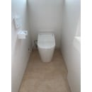 トイレのリフォームでは便器の交換をメインに、壁紙や床の張り替えなど空間全体を工事される方が多いです。