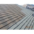 屋根をカバー工事をする前に、屋根を洗います。そうすることで既存の屋根についた
汚れ・藻などを洗い流します。