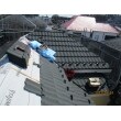 既存の屋根材を洗浄し、新たに防水シート　そして軽くて丈夫な屋根材を施工させていただきました。