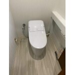 明るく清潔感のあるトイレ空間になりました！