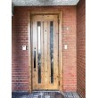 昔ながらのワンロックドアが、玄関を明るく採光のとれる防犯性も兼ね備えた安心ツーロックドアに！