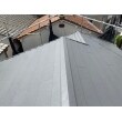 スーパーガルテクトは和瓦に比べて比較的フラット（平坦）な仕上がりとなります。
お客様によっては、「屋根材は波型になっているタイプが良い」など、様々なご要望がございますので、お気に入り頂ける屋根材をご提案させて頂きます。
