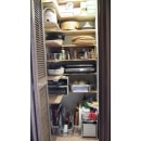 キッチン隣にあった収納をパントリーとして使いやすい棚に変更しました。