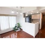 キッチンの袖壁を撤去し、開放的な空間にリノベーション