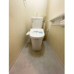 川西市栄町　壁排水のトイレをリフォーム！！