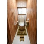 楽しく安心なトイレ空間にリフォーム