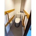 便フタ自動開閉機能で快適トイレへ！！