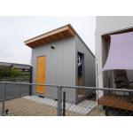 庭にプライベートサウナの離れを設置。