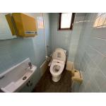 段差のある和式トイレを、快適に使える洋式トイレへ