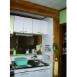 キッチンのビフォー写真です。
始めにキッチンを見た時に収納が不足している印象を受けたので、使い易さを重視した提案を心がけました。
