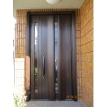 玄関ドアリフォーム　高断熱仕様のドアに交換　