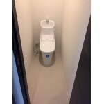 新しいトイレは、手洗いでの水の飛び散りにも配慮しています！