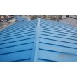 瓦棒葺き屋根をカバー工法にて施工いたしました。
ブルーの屋根で爽やかな雰囲気に。