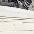 屋根は断熱セラミック塗料ガイナで塗装。断熱・遮熱の効果を持つガイナですが、白系の色にすると熱の反射力がアップするので効果が高まります。