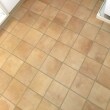 洗面脱衣所の床はテラコッタ調のクッションフロアに貼り替えました。
本物と見間違うようなデザイン性の高さと、水に強いのが特徴です。