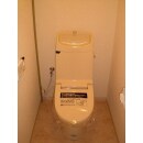 INAX のアメージュC シャワートイレ。
シャワートイレ一体型で便器まわり
がスッキリしました。
もちろん節水トイレで水道代も大幅カット！