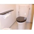 トイレはTOTOのピュアレストEX、便座を木製便座にて設置しました。