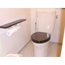 トイレはTOTOのピュアレストEX、便座を木製便座にて設置しました。