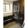 タイル張りの浴室から、最新の高品質鋳物ホーロー浴槽のある浴室へ。