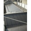 ガルバリウム鋼板葺きは、耐久性も高く、重量も軽いので、建物への負担が軽いのが特徴です。