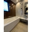 タカラスタンダードのプレデンシアへリフォーム。肌触りの良い鋳物ホーローの浴槽は体の芯まで温まり、上質な浴室空間となりました。