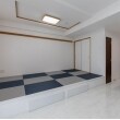 個性的でおしゃれなインディゴの琉球畳。居心地のよい和モダンな小上がりの和室です。