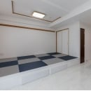 個性的でおしゃれなインディゴの琉球畳。居心地のよい和モダンな小上がりの和室です。
