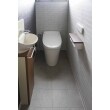 ２階のトイレをタンクレストイレにリフォームしました。タンクレスタイプは、コンパクトなため、トイレ空間をより広く使えるようになります。