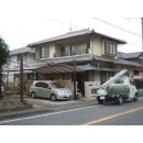 塗り替え前ですが、日本家屋の立派な建物でした。