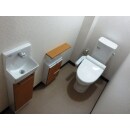 コンパクトも空間の中に、使い易さから安全性まで詰め込んだトイレの完成です。