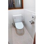 タイル張りの昔のトイレがホワイトを貴重としたきれいな空間に!