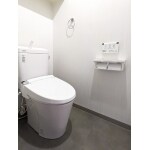 550.壁付リモコンで見た目もスッキリ。トイレ空間。