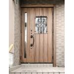 745.アンティーク調の素敵な玄関ドア