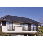 屋根を葺き替えて太陽光発電パネルを搭載。省エネ生活スタート！